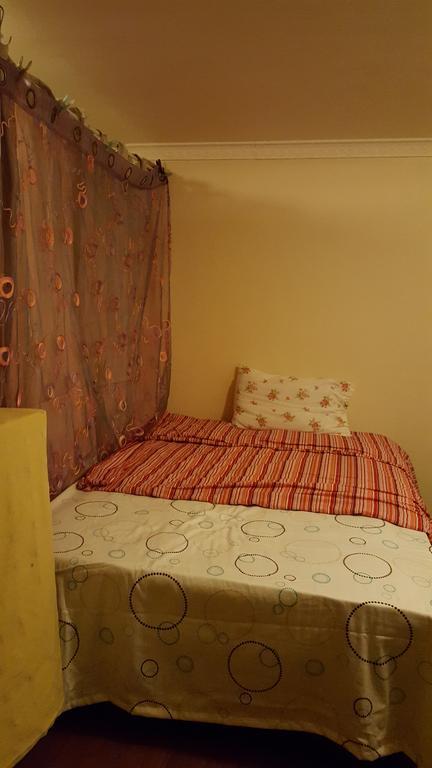 Cherry House & Self Catering Hotell Leeds  Exteriör bild