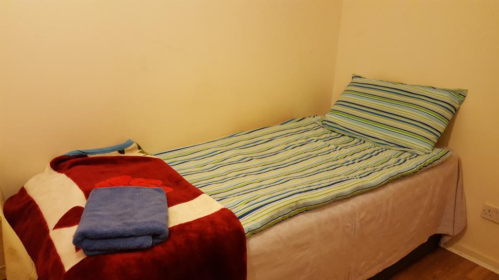 Cherry House & Self Catering Hotell Leeds  Exteriör bild
