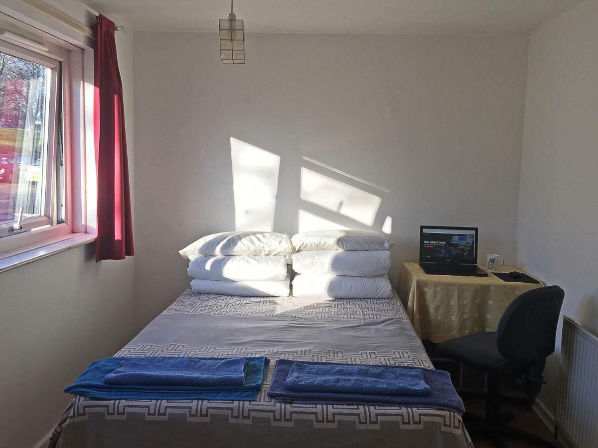 Cherry House & Self Catering Hotell Leeds  Exteriör bild